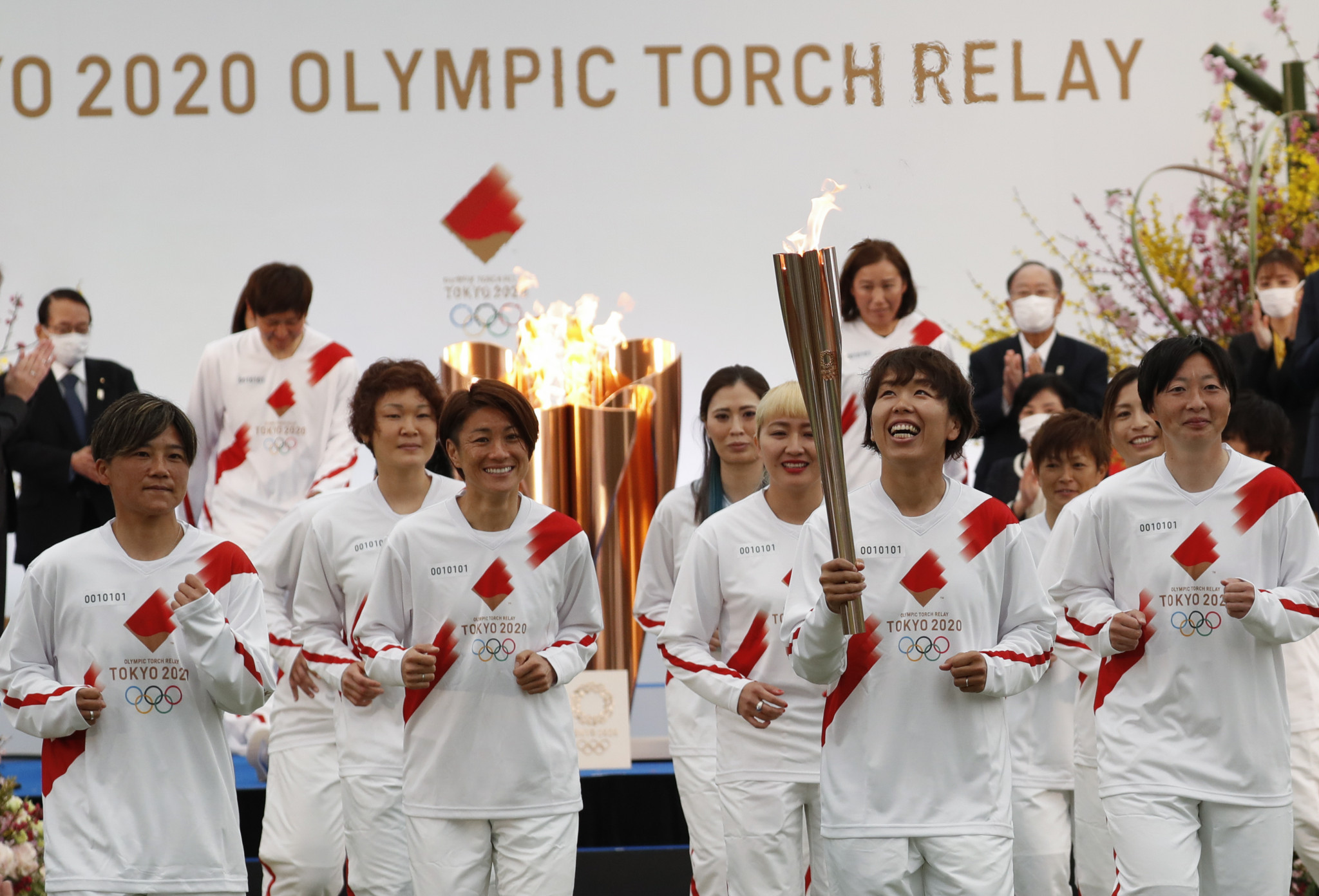 Japonya Başbakanı Suga’dan meşalesi yakılan Tokyo Olimpiyatları için “kararlılık” vurgusu